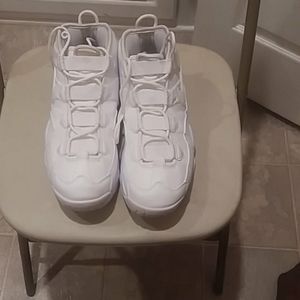 1pair all white nike air uptempo